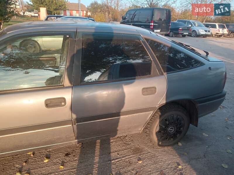 Ліфтбек Opel Vectra 1995 в Жмеринці фото 4 Ліфтбек Opel Vectra 1995 в Жмеринці