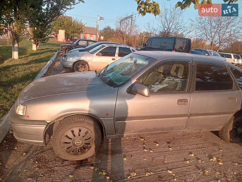 Ліфтбек Opel Vectra 1995 в Жмеринці фото 5 Ліфтбек Opel Vectra 1995 в Жмеринці