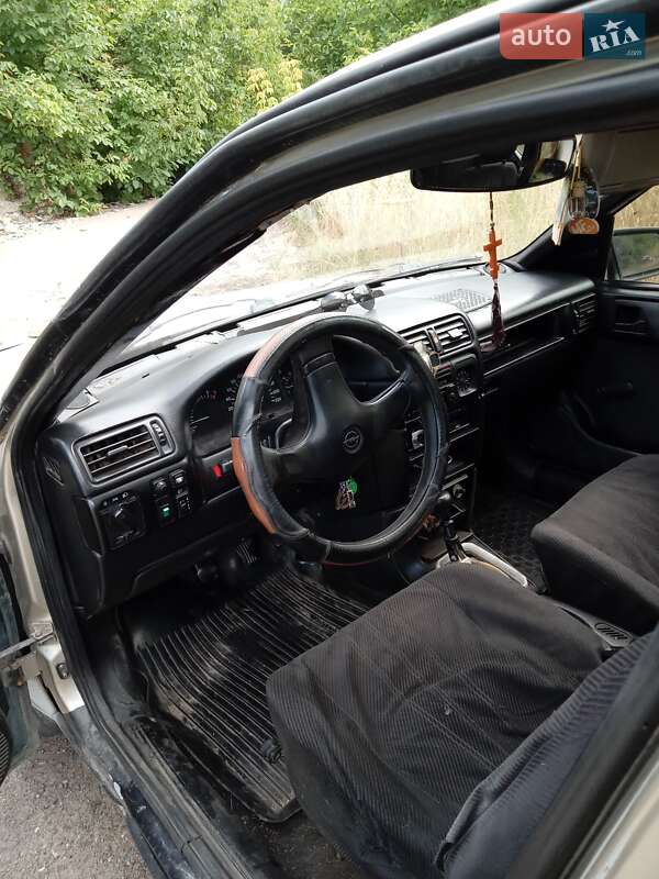 Ліфтбек Opel Vectra 1995 в Жмеринці фото 21 Ліфтбек Opel Vectra 1995 в Жмеринці