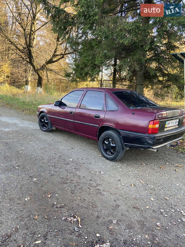 Седан Opel Vectra 1990 в Самборі фото 6 Седан Opel Vectra 1990 в Самборі