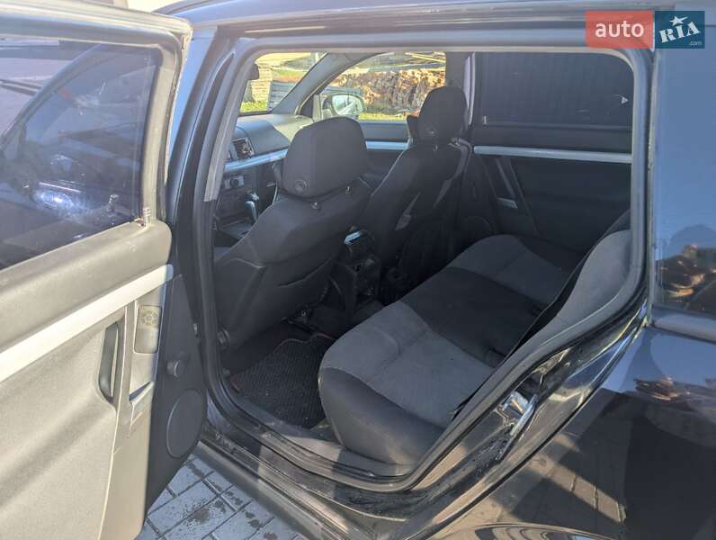 Универсал Opel Vectra 2005 в Городке