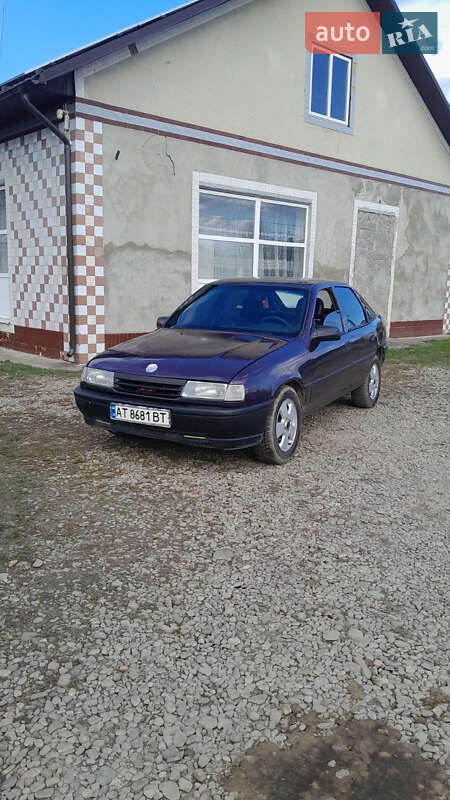 Лифтбек Opel Vectra 1992 в Хотине фото Лифтбек Opel Vectra 1992 в Хотине