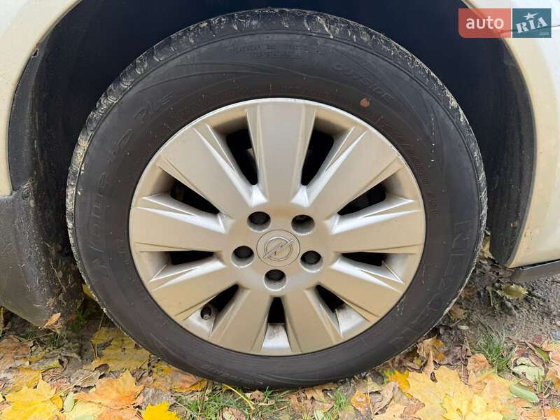 Седан Opel Vectra 2008 в Киеве