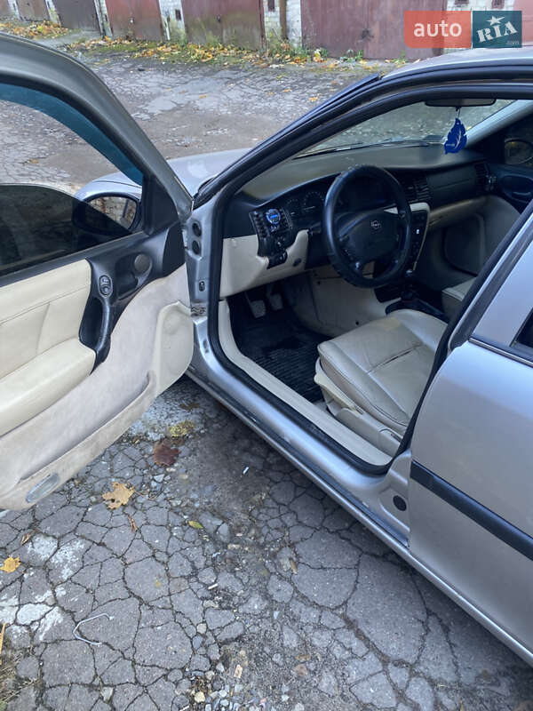 Седан Opel Vectra 1996 в Львові