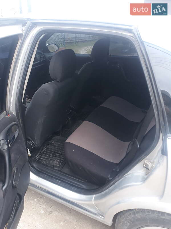 Седан Opel Vectra 1996 в Кременці