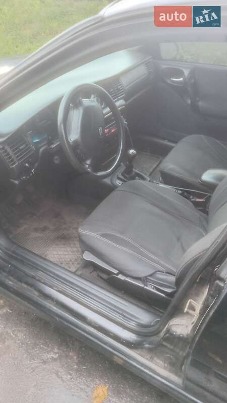 Седан Opel Vectra 1999 в Устивице
