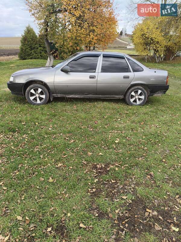 Седан Opel Vectra 1989 в Волочиске фото 8 Седан Opel Vectra 1989 в Волочиске