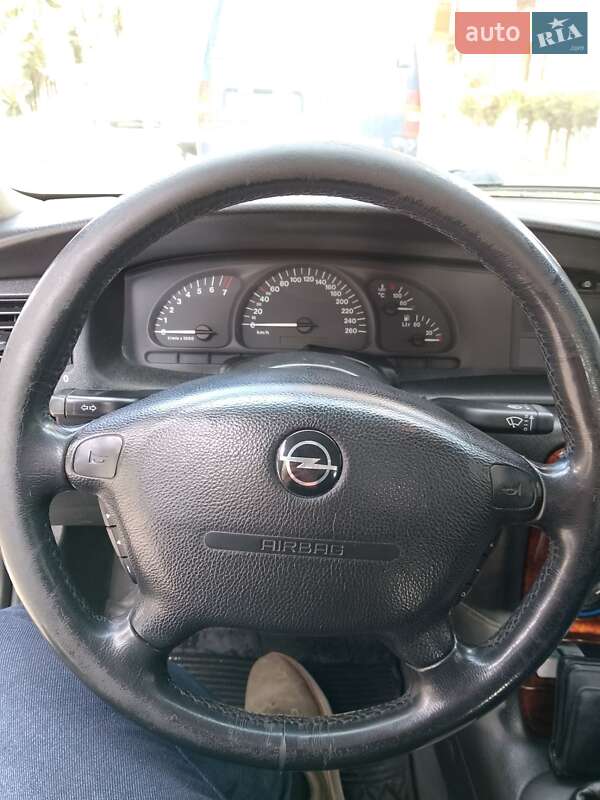 Седан Opel Vectra 1999 в Сокале