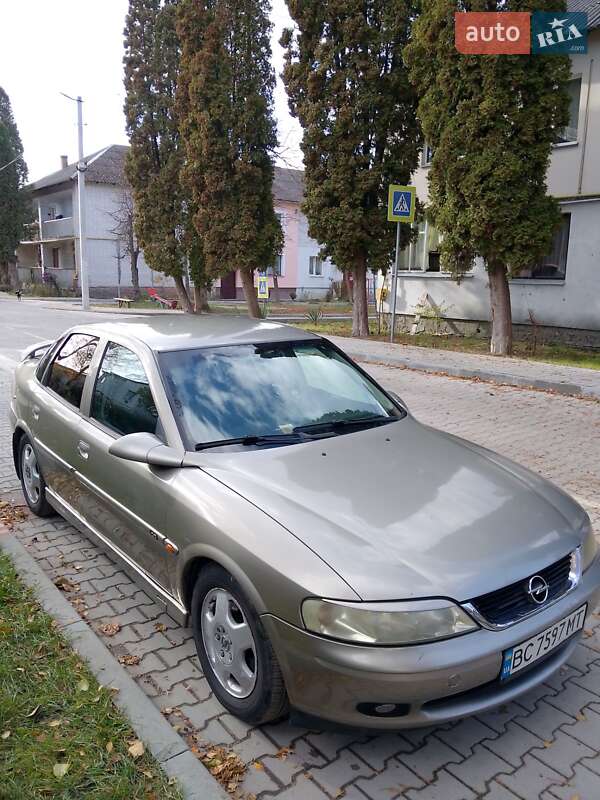 Седан Opel Vectra 1999 в Сокале