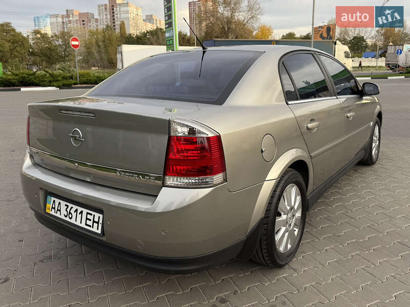 Седан Opel Vectra 2004 в Києві