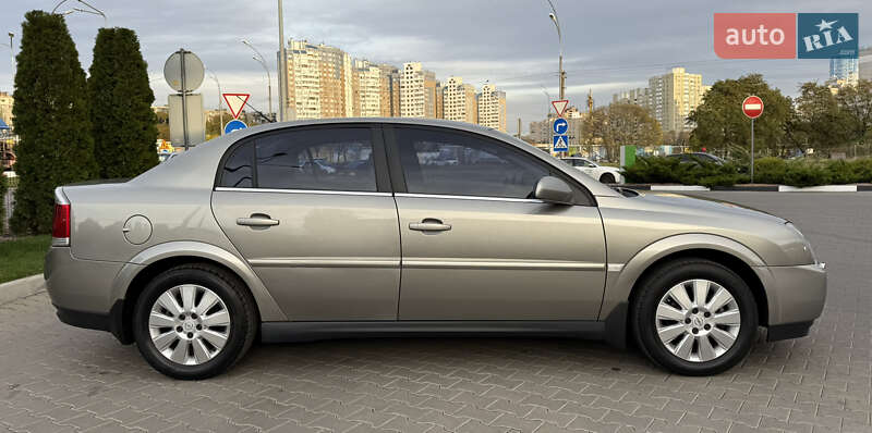 Седан Opel Vectra 2004 в Києві