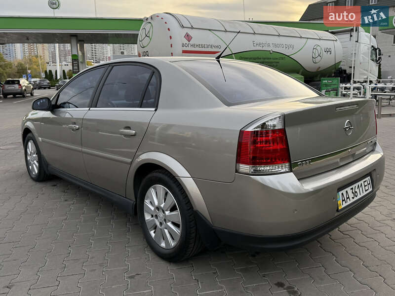 Седан Opel Vectra 2004 в Києві