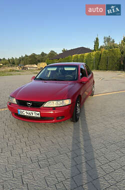 Лифтбек Opel Vectra 2000 в Львове