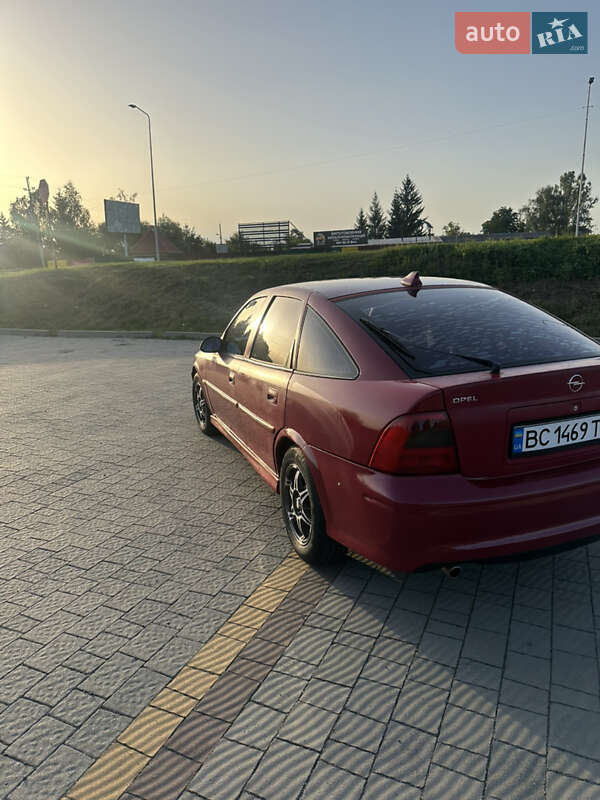 Лифтбек Opel Vectra 2000 в Львове