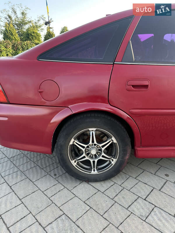 Лифтбек Opel Vectra 2000 в Львове