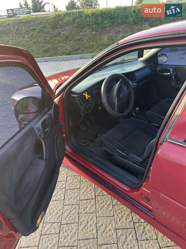 Лифтбек Opel Vectra 2000 в Львове