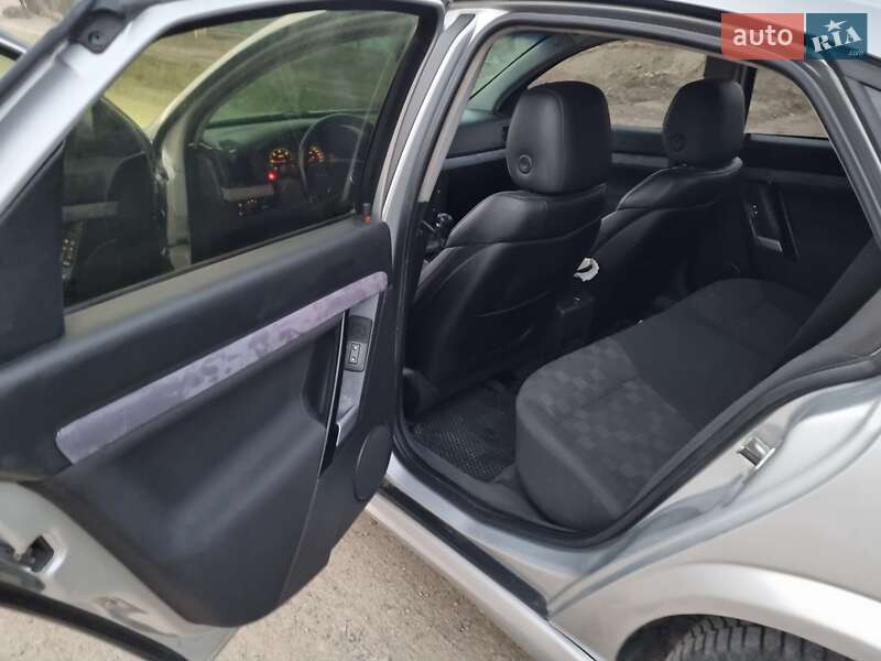 Лифтбек Opel Vectra 2003 в Николаеве фото 15 Лифтбек Opel Vectra 2003 в Николаеве