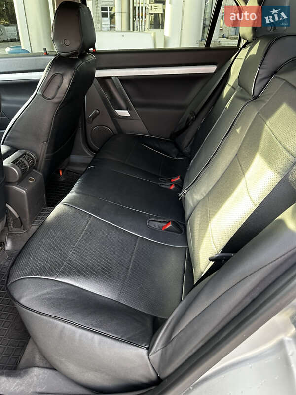 Седан Opel Vectra 2003 в Хмельницком фото 13 Седан Opel Vectra 2003 в Хмельницком