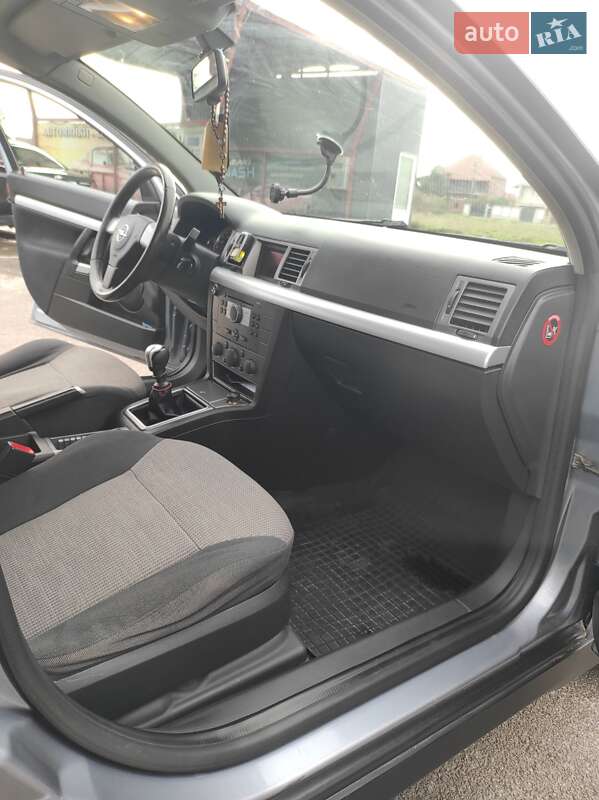 Універсал Opel Vectra 2004 в Виноградові