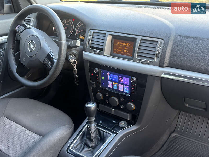 Седан Opel Vectra 2007 в Коростене