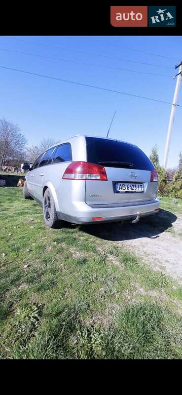 Универсал Opel Vectra 2004 в Гайсине