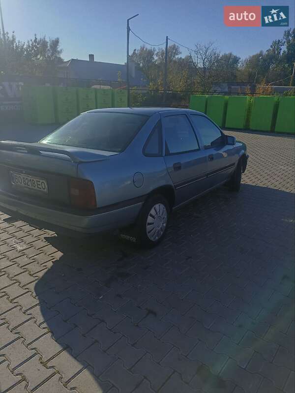 Седан Opel Vectra 1989 в Теребовле