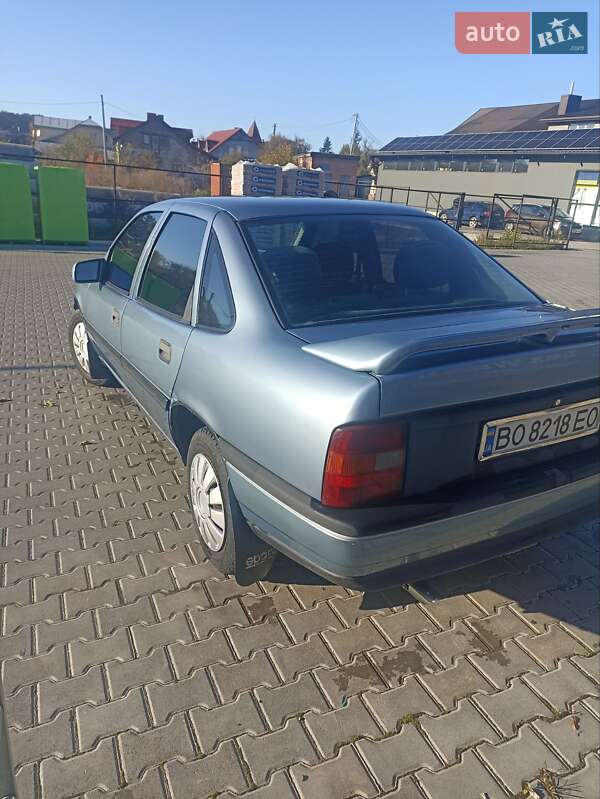 Седан Opel Vectra 1989 в Теребовле