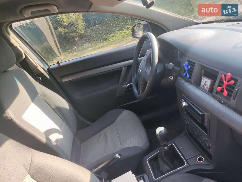 Седан Opel Vectra 2005 в Житомирі