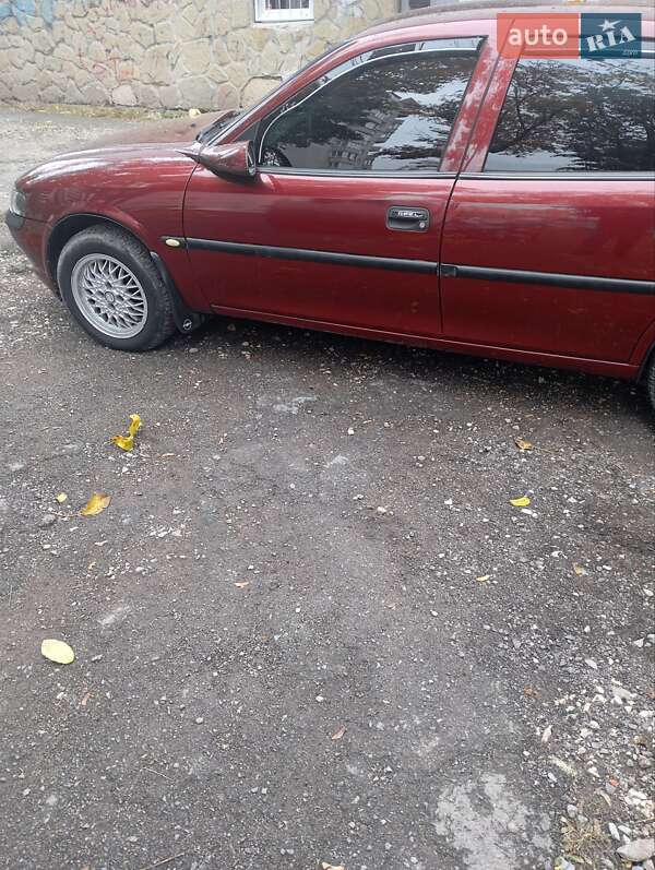 Седан Opel Vectra 1996 в Тернополе фото 11 Седан Opel Vectra 1996 в Тернополе