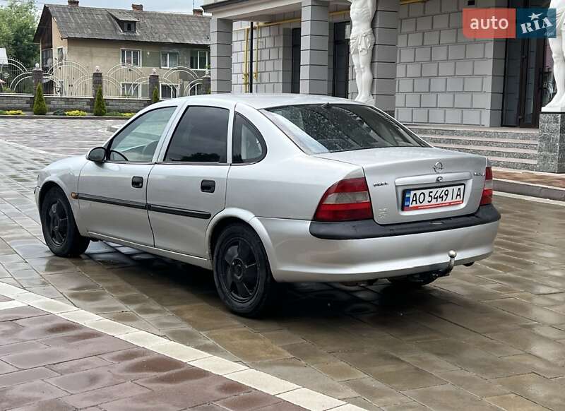 Седан Opel Vectra 1996 в Ивано-Франковске фото 4 Седан Opel Vectra 1996 в Ивано-Франковске