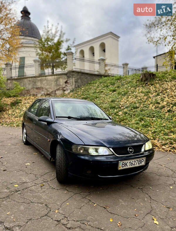 Седан Opel Vectra 2000 в Остроге