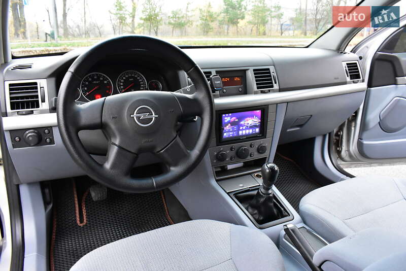 Универсал Opel Vectra 2004 в Киеве