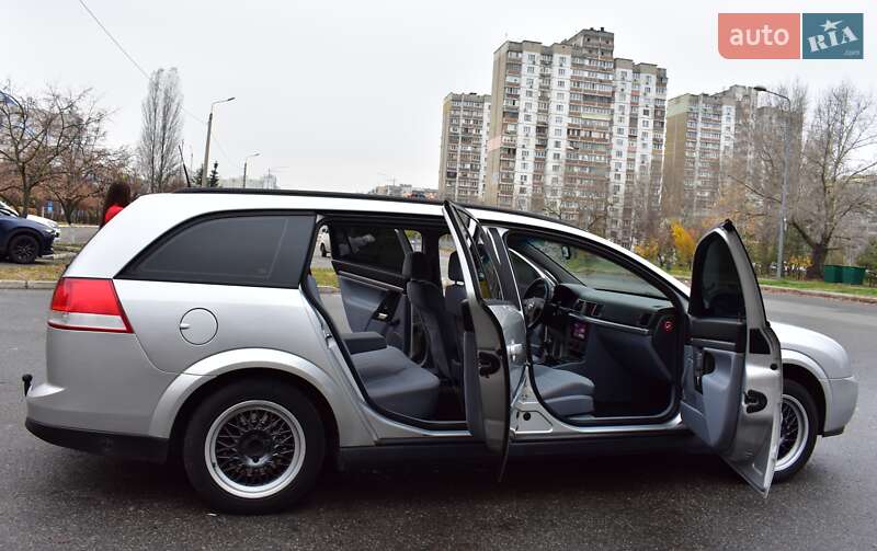 Универсал Opel Vectra 2004 в Киеве