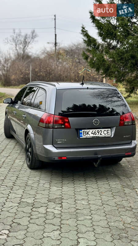 Универсал Opel Vectra 2005 в Дубно