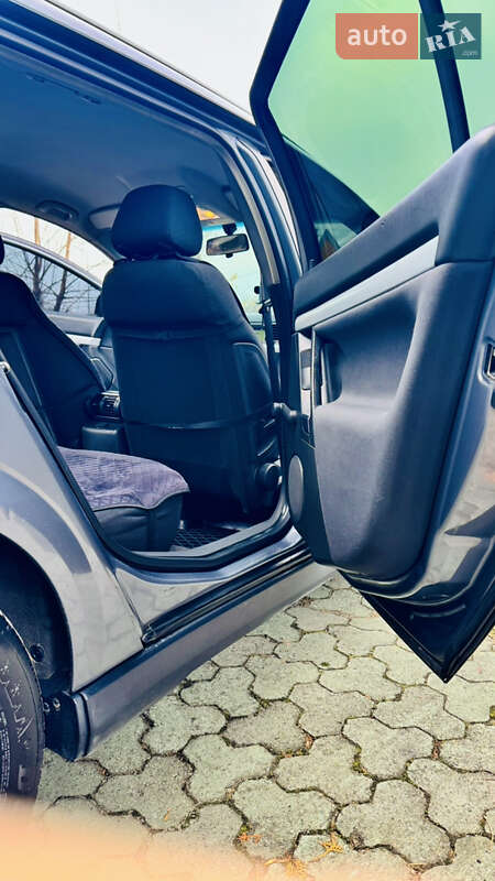 Универсал Opel Vectra 2005 в Дубно