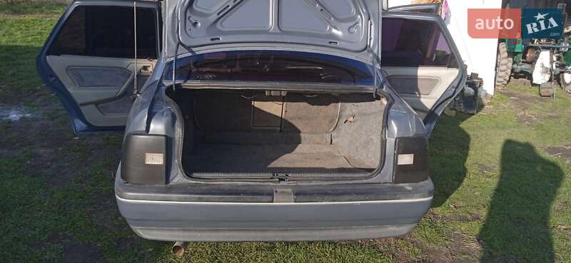 Седан Opel Vectra 1990 в Луцке фото 2 Седан Opel Vectra 1990 в Луцке