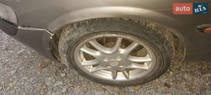 Седан Opel Vectra 1997 в Львове