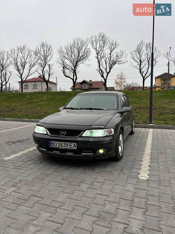 Ліфтбек Opel Vectra 2000 в Івано-Франківську