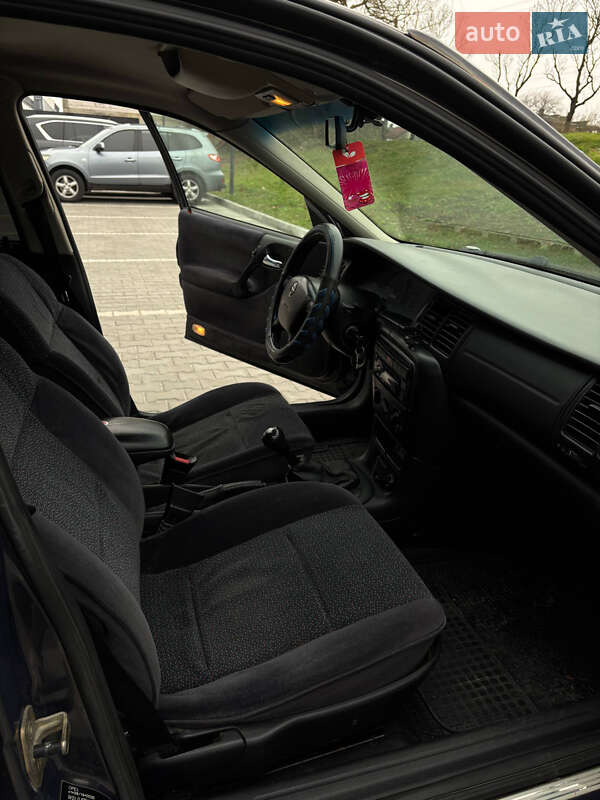 Ліфтбек Opel Vectra 2000 в Івано-Франківську