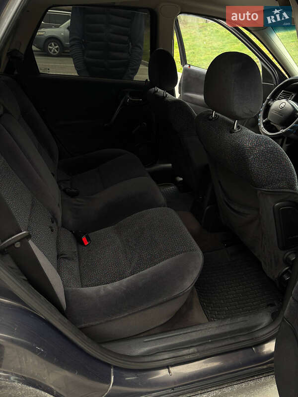 Ліфтбек Opel Vectra 2000 в Івано-Франківську
