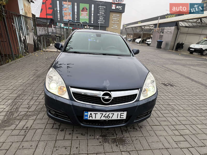 Седан Opel Vectra 2007 в Ивано-Франковске