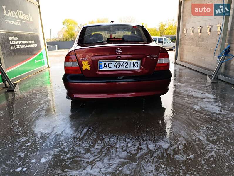 Седан Opel Vectra 1998 в Млинове фото 5 Седан Opel Vectra 1998 в Млинове