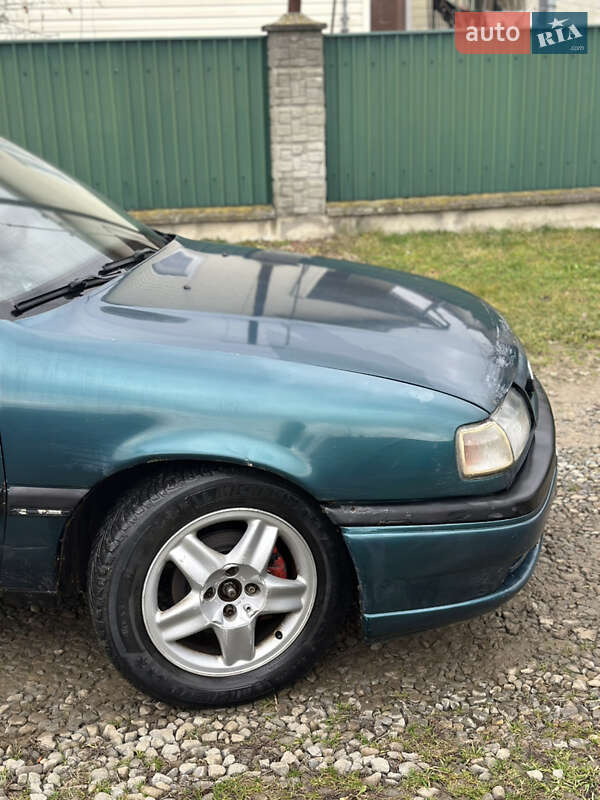 Седан Opel Vectra 1994 в Самборе