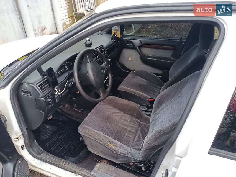 Седан Opel Vectra 1990 в Лебедине фото 5 Седан Opel Vectra 1990 в Лебедине