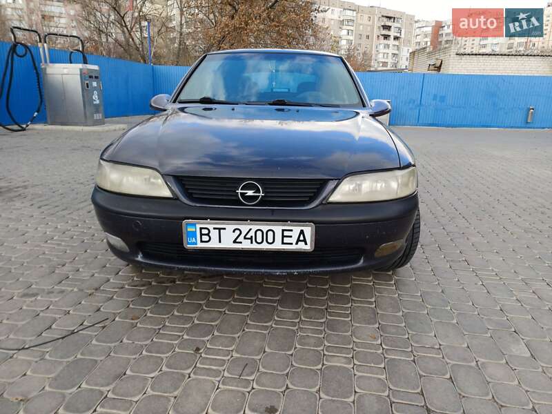 Лифтбек Opel Vectra 1998 в Херсоне