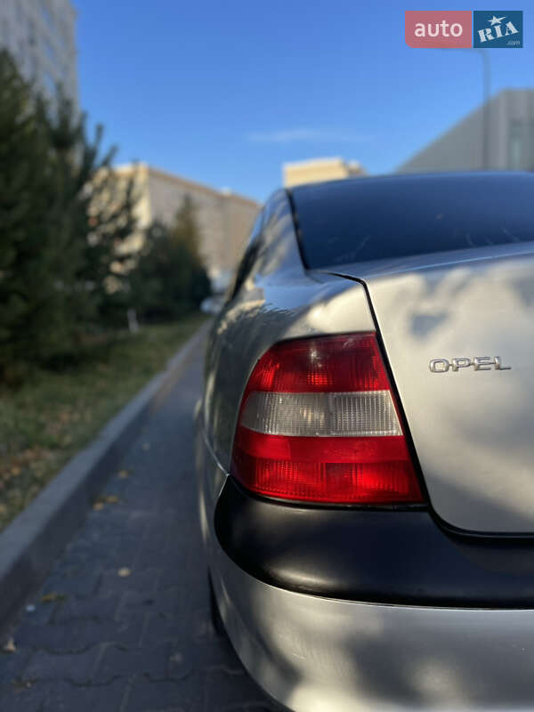 Седан Opel Vectra 1996 в Хмельницькому