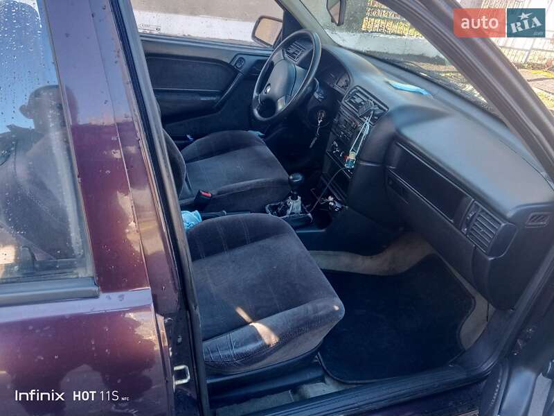 Седан Opel Vectra 1991 в Золочеве фото 11 Седан Opel Vectra 1991 в Золочеве