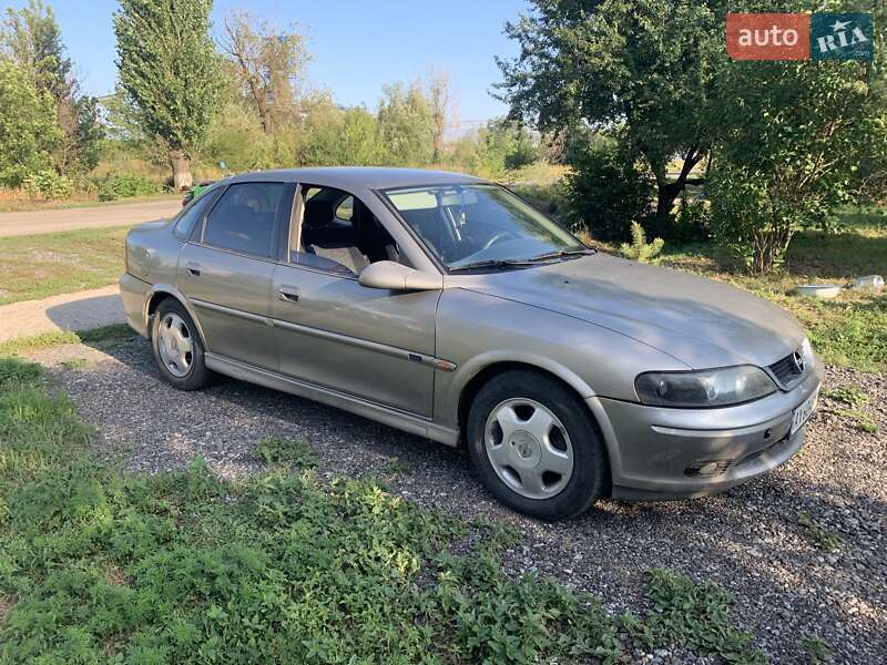 Седан Opel Vectra 1999 в Краснопавловке