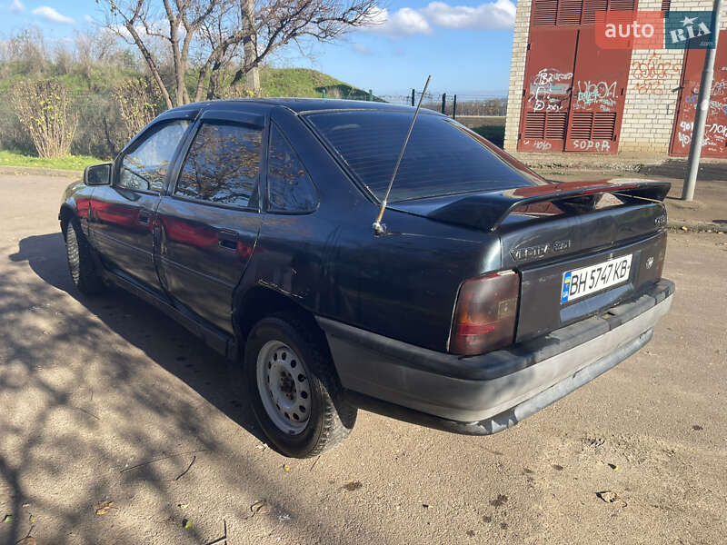 Седан Opel Vectra 1989 в Одесі