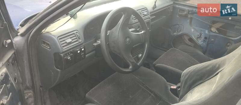 Седан Opel Vectra 1990 в Дніпрі фото 5 Седан Opel Vectra 1990 в Дніпрі